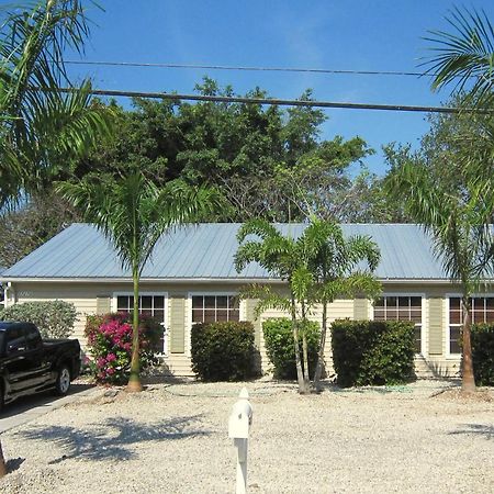 Lazy Cuckoo Inn - Sleek And Stylish Studio Apartments Fort Myers Beach Exterior foto