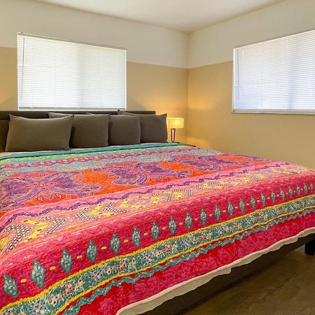 Lazy Cuckoo Inn - Sleek And Stylish Studio Apartments Fort Myers Beach Exterior foto